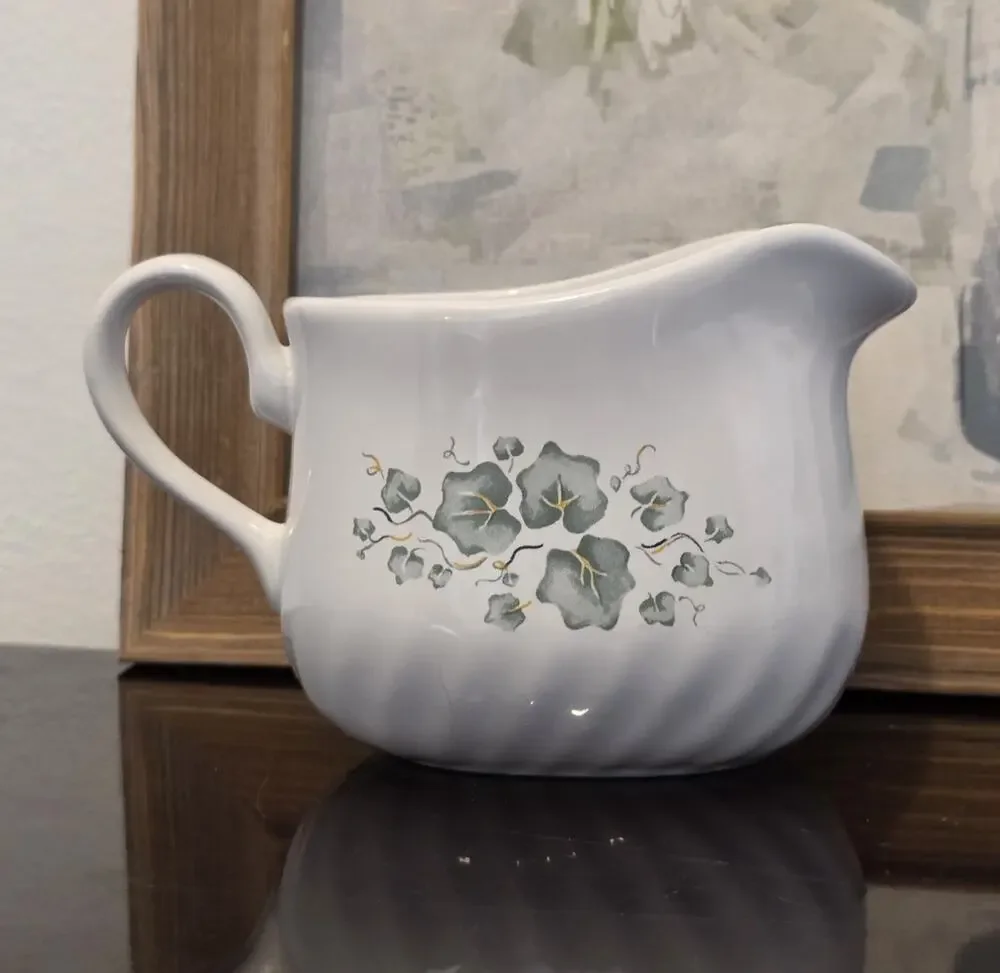 Vintage Corelle Coordinates Calloway Ivy Gravy Boat White Green Ivy